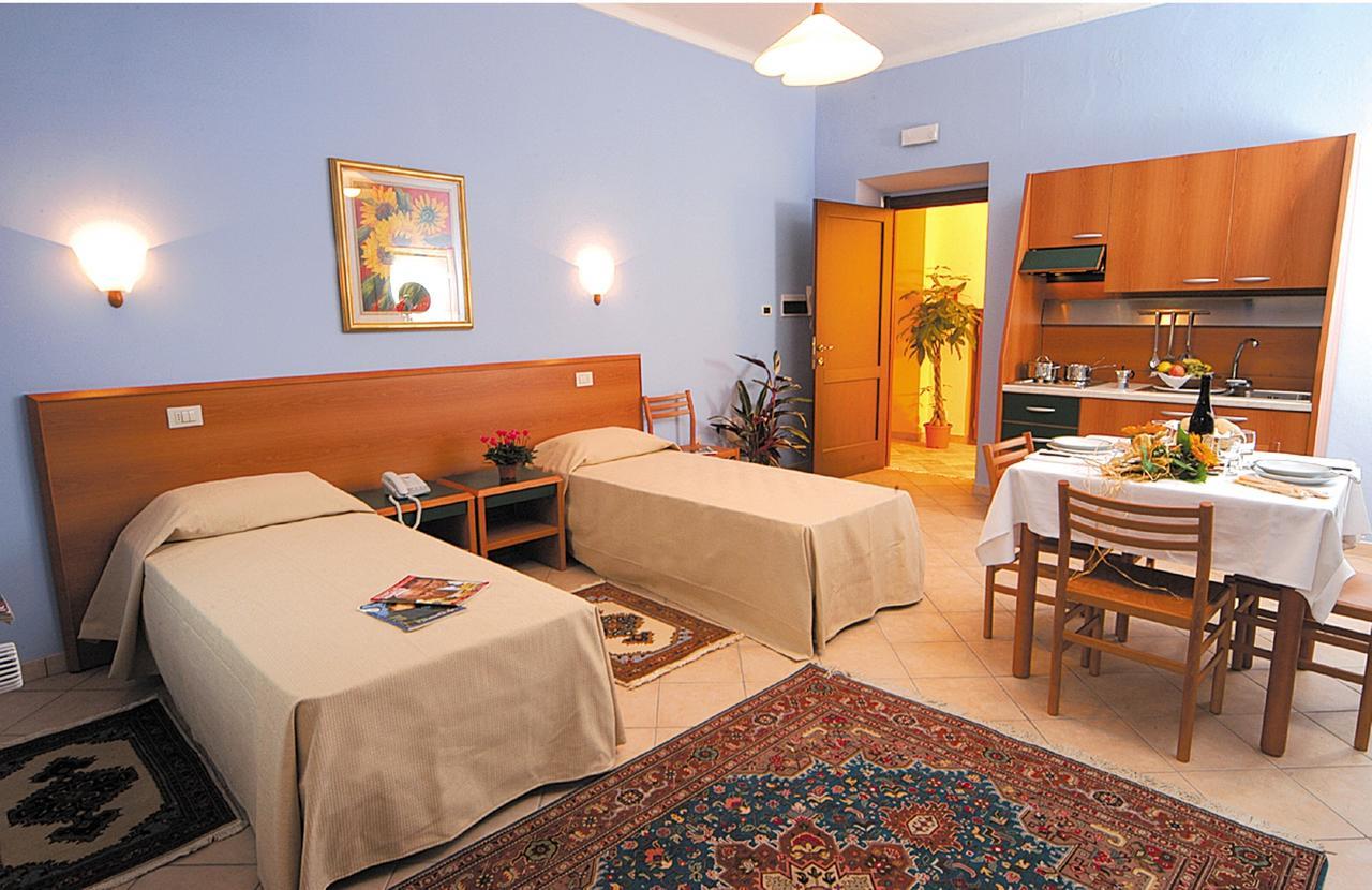 Casa Vacanze Provenzale Torre Pellice Ruang foto